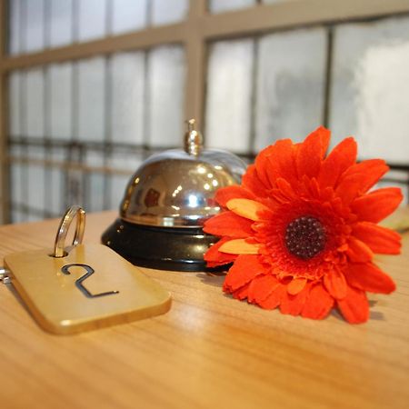 ホテル ホスタル アヴェニダ マドリード エクステリア 写真